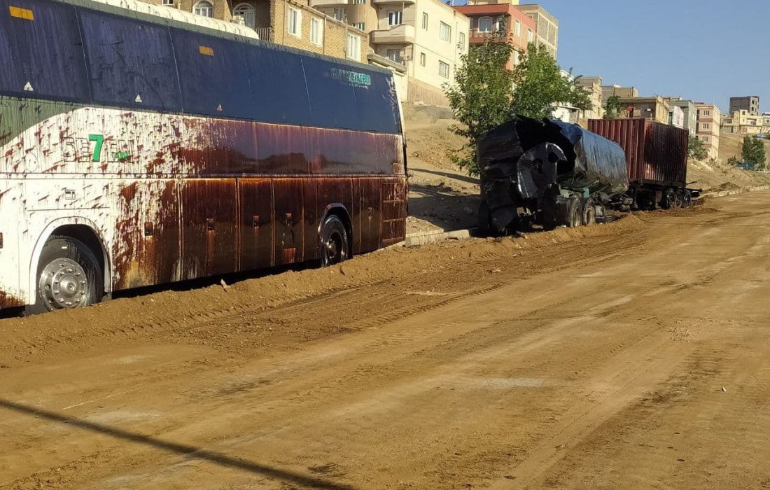 واژگونی تانکر حمل سوخت مازوت در مسیر بلوار دکتر حسینی سنندج