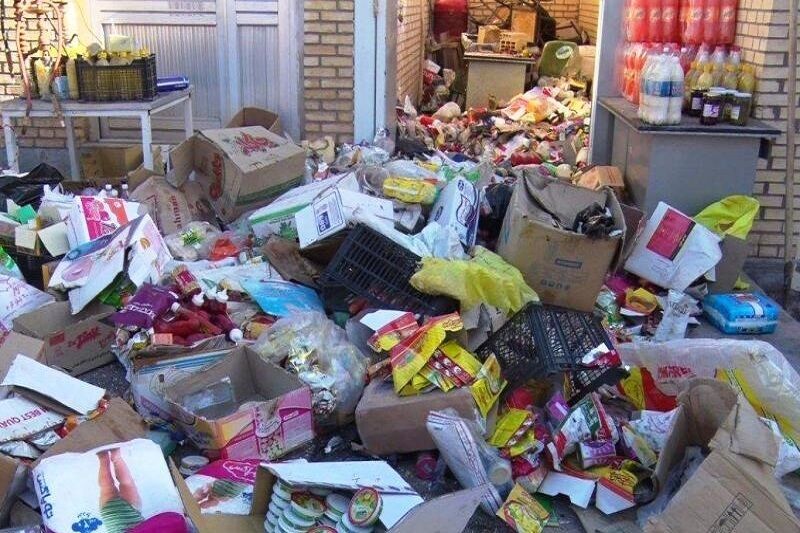 کشف و ضبط بیش از یک تُن مواد غذایی غیرقابل مصرف در سنندج