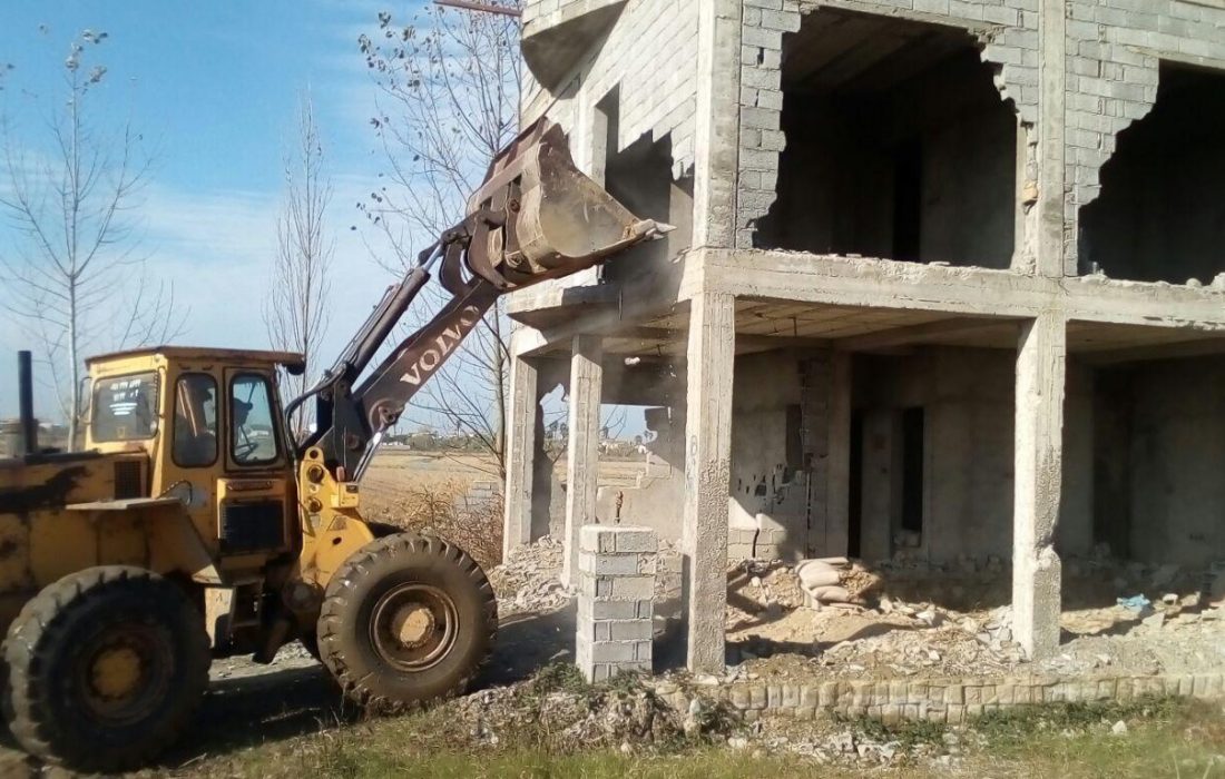 تخریب ۳۸۱ بنا‌ی غیرمجاز در کردستان