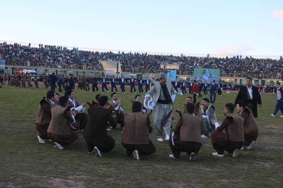 جشن بزرگ شب نوروز فردا در ورزشگاه ۲۲ گولان سنندج برگزار می‌شود