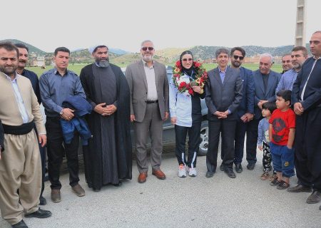 استقبال مردم و مسئولین از نسیبه شهبازی بانوی پُرافتخارمریوانی