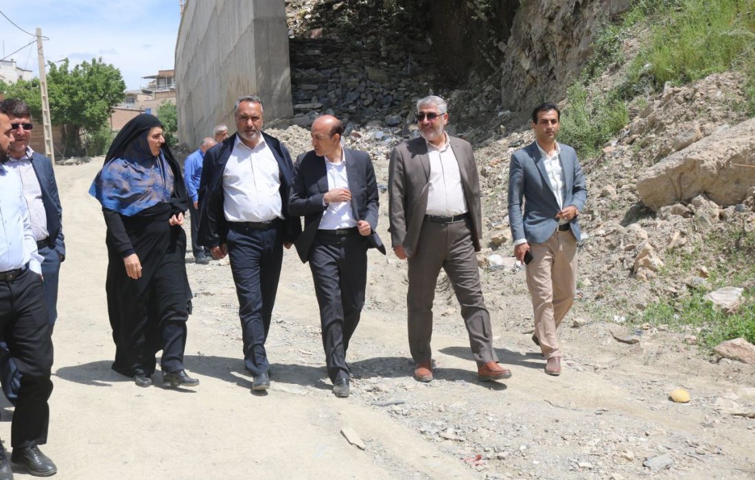 اعضای کمیسیون عمران مجلس از چند طرح عمرانی مریوان بازدید کردند