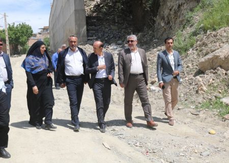 اعضای کمیسیون عمران مجلس از چند طرح عمرانی مریوان بازدید کردند