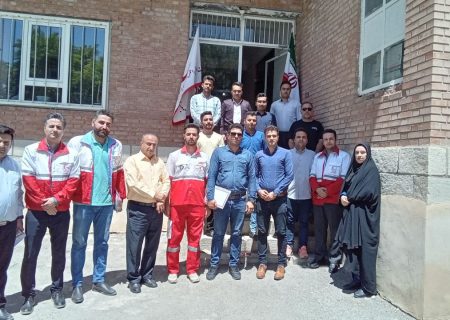 تجلیل از خبرنگاران و فعالان فضای مجازی مریوان توسط هلال احمر