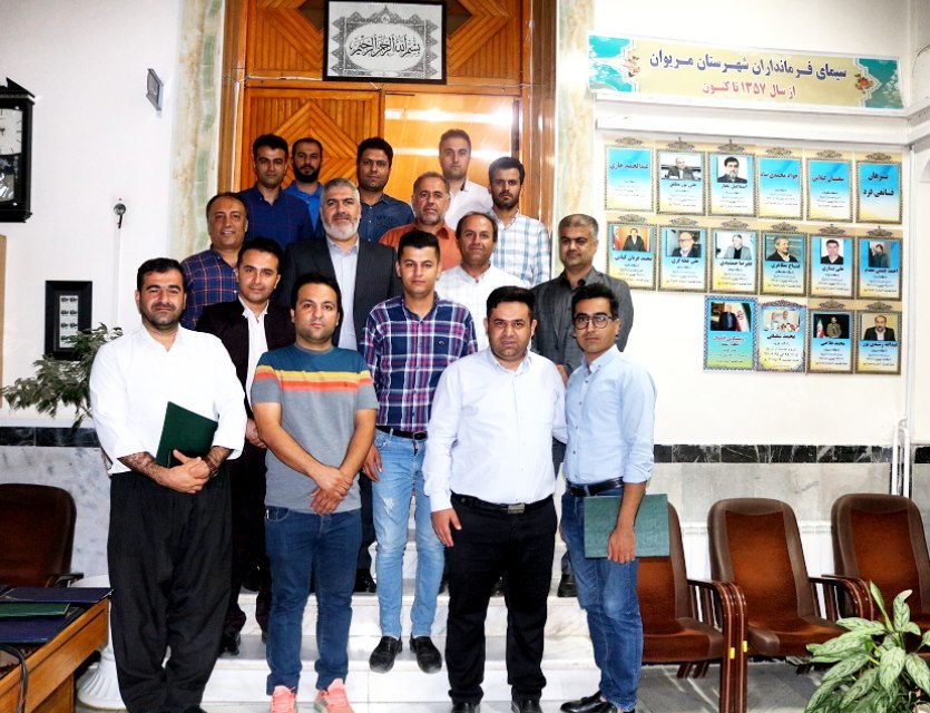 فرماندار مریوان از خبرنگاران تجلیل کرد