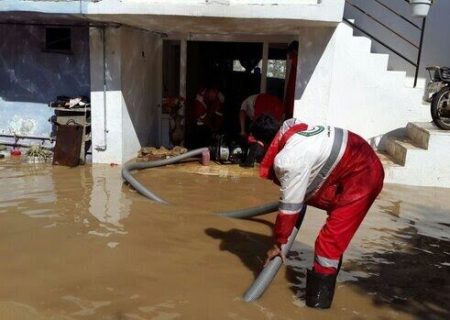 امداد رسانی هلال احمر کردستان به ۲۴۰ نفر متاثر از آبگرفتگی و سیلاب