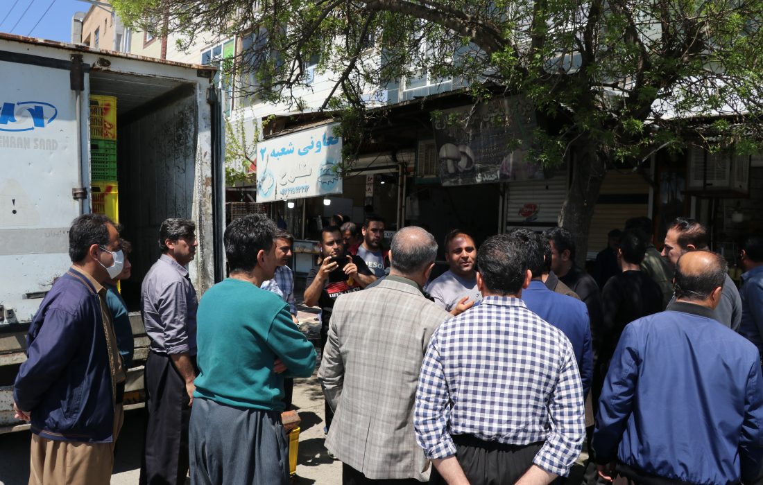 با عرضه کنندگان مرغ خارج از شبکه توزیع برخورد خواهد شد/مرغ فروشی متخلف در مریوان پلمپ شد