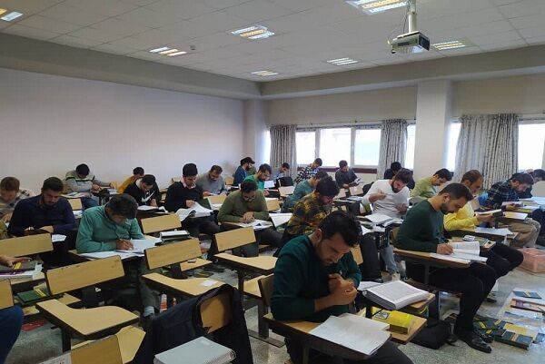 آزمون ورود به حرفه مهندسان در کردستان برگزار شد