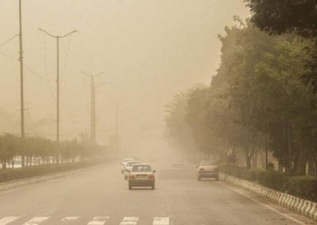 تودە گرد و غبار در راە رسیدن بە کردستان