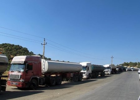 فعالیت تجاری در کنار تردد زائران در مرز باشماق برقرار است