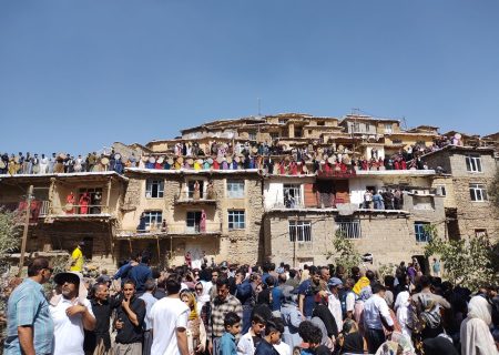 طنین نوای دف نوازان در روستای گردشگری هشمیز سنندج
