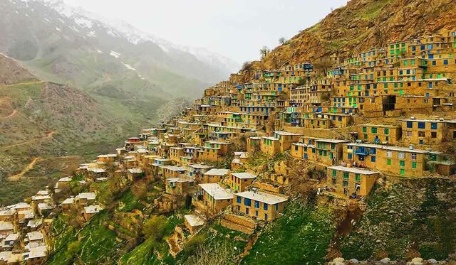 گردشگری کردستان با کمترین امکانات بیشترین خدمات را ارائه می دهد