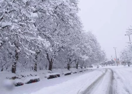 هوای سرد و برفی تا پایان هفته در کردستان ماندگار است