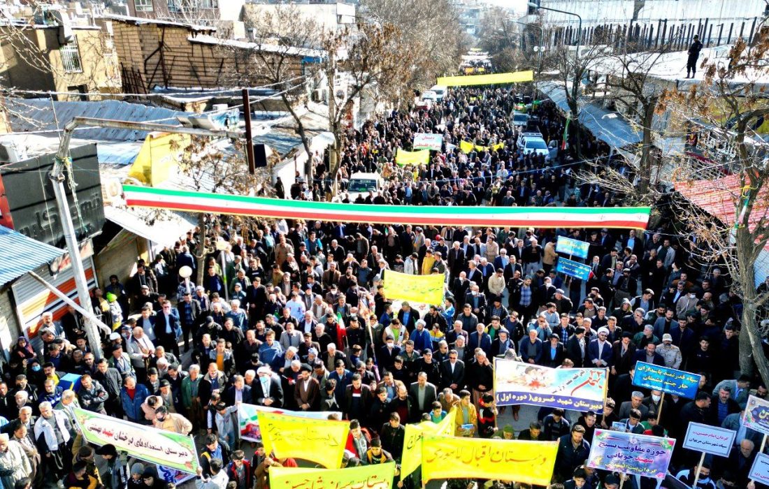 راهپیمایی22 بهمن در مریوان برگزار شد