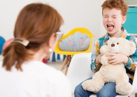 استفاده از تلفن همراه کودکان و تأثیر آن بیش‌فعال می‌کند