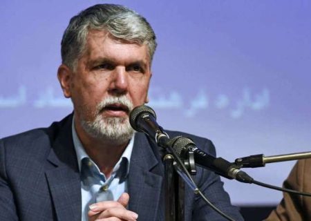 جشنواره تئاتر خیابانی مریوان پنجره ای برای گفتن از زندگی است