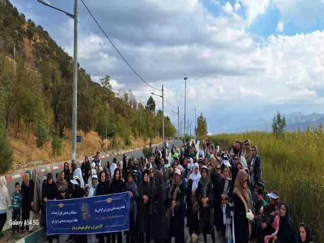 همایش پیاده‌روی بانوان در مریوان برگزار شد