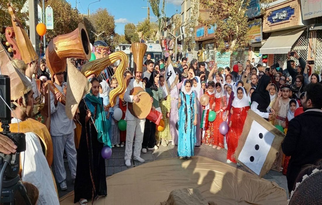سی‌و پنجمین جشنواره تئاتر استانی کردستان آغاز شد