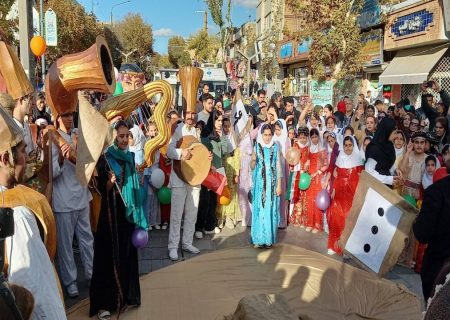 سی‌و پنجمین جشنواره تئاتر استانی کردستان آغاز شد