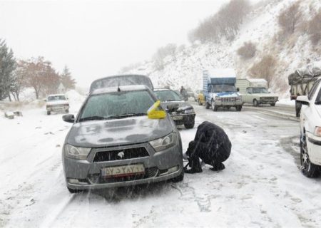 تردد در برخی محورهای کردستان با زنجیر چرخ امکانپذیر است