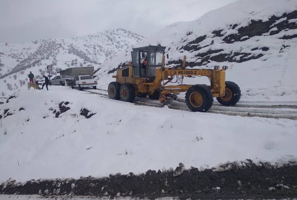 تردد در محورهای منتهی به مریوان با زنجیر چرخ امکانپذیر است