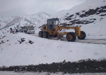 تردد در محورهای منتهی به مریوان با زنجیر چرخ امکانپذیر است