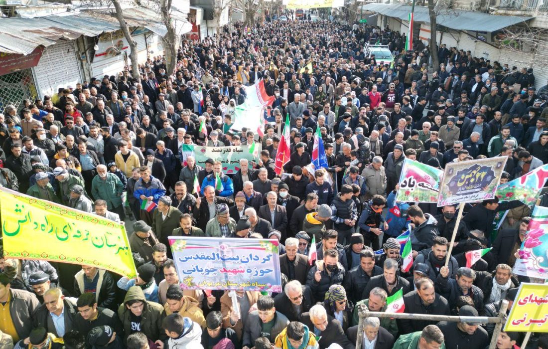 راهپیمایی22 بهمن در مریوان برگزار شد