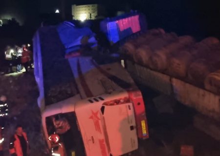 واژگونی اتوبوس در محور سقزـ بوکان با ۹ زخمی و یک کشته