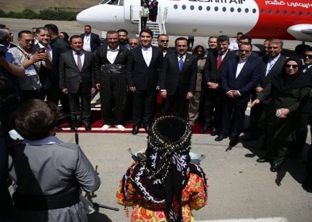 استانداران اقلیم کردستان عراق وارد فرودگاه سنندج شدند
