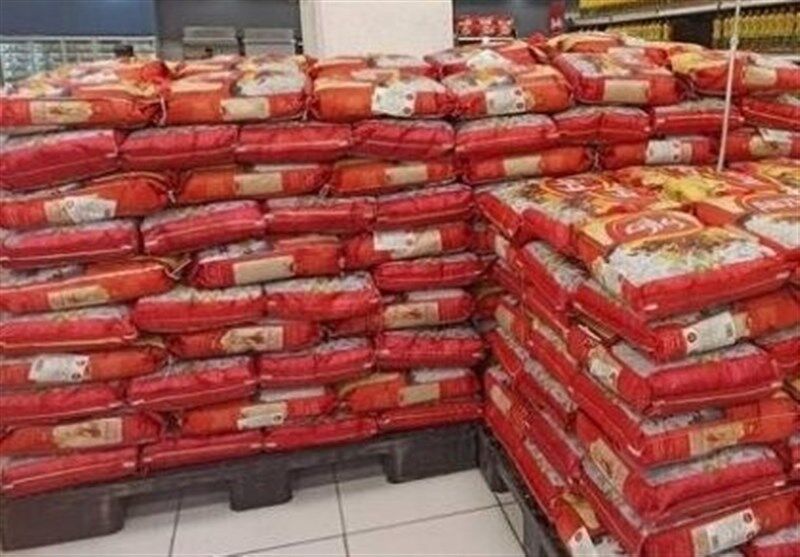 کالاهای اساسی به اندازه کافی در انبارهای سقز موجود است