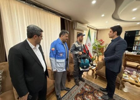 تحویل ۶۵ دستگاه دمنده به سازمان های مردم نهاد و اداره کل منابع طبیعی کردستان