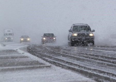 بارش برف در تمام محورهای کردستان/ تردد در برخی محورها با زنجیر چرخ امکانپذیر است
