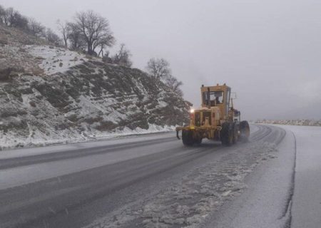اعزام ماشین آلات برفروبی از تهران، همدان، قزوین، دهگلان و کامیاران به سقز