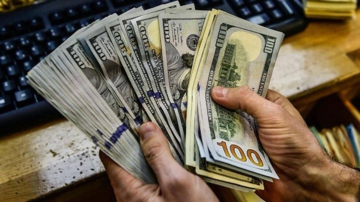 قاچاقچی ارز در مریوان به پرداخت ۲۱ میلیارد ریال جریمه محکوم شد