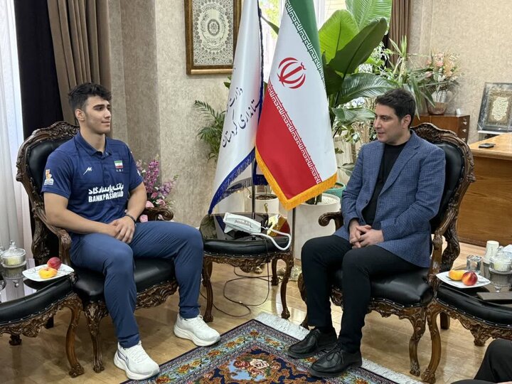 استاندار کردستان: آژوان نمازی از امتیاز دریافت زمین یا واحد مسکونی بهره‌مند می‌شود